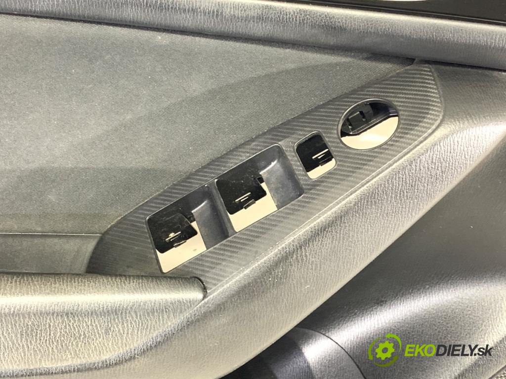 MAZDA 3 BM liftback 2014 88 kW 2.0 1998 ča dveře levý přední část