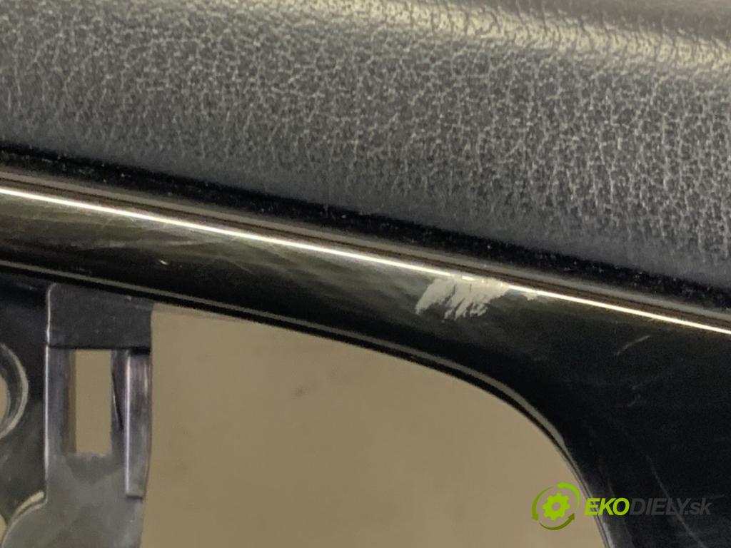 MAZDA 3 BM liftback 2014 88 kW 2.0 1998 ča dveře pravý přední část