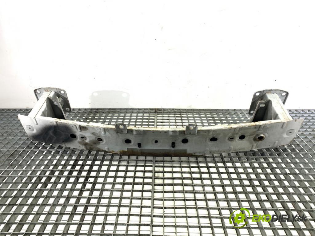 MAZDA 3 BM liftback 2014 88 kW 2.0 1998 výztuha nárazníka přední část  (Přední výztuha)