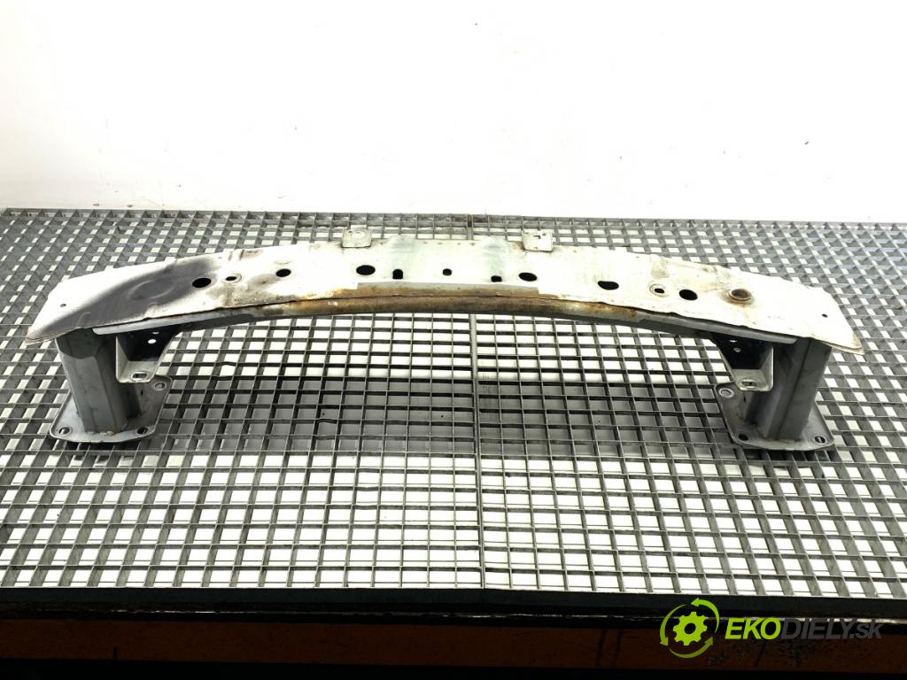 MAZDA 3 BM liftback 2014 88 kW 2.0 1998 výztuha nárazníka přední část  (Přední výztuha)