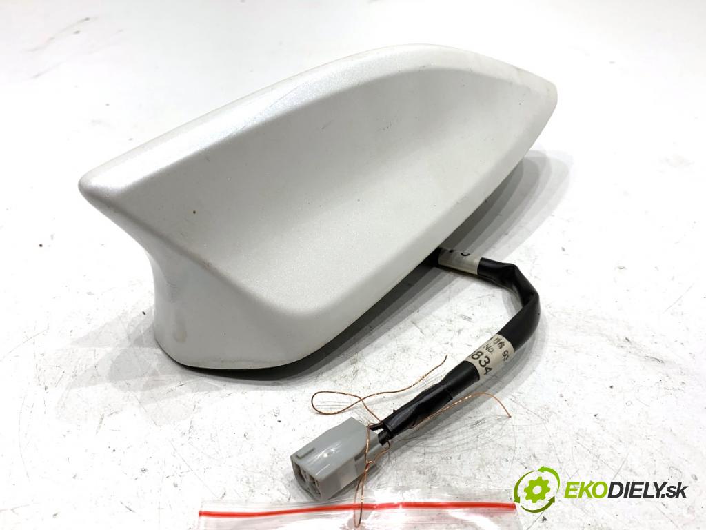 MAZDA 3 BM liftback 2014 88 kW 2.0 1998 ANTENA