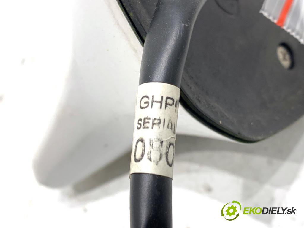 MAZDA 3 BM liftback 2014 88 kW 2.0 1998 ANTENA