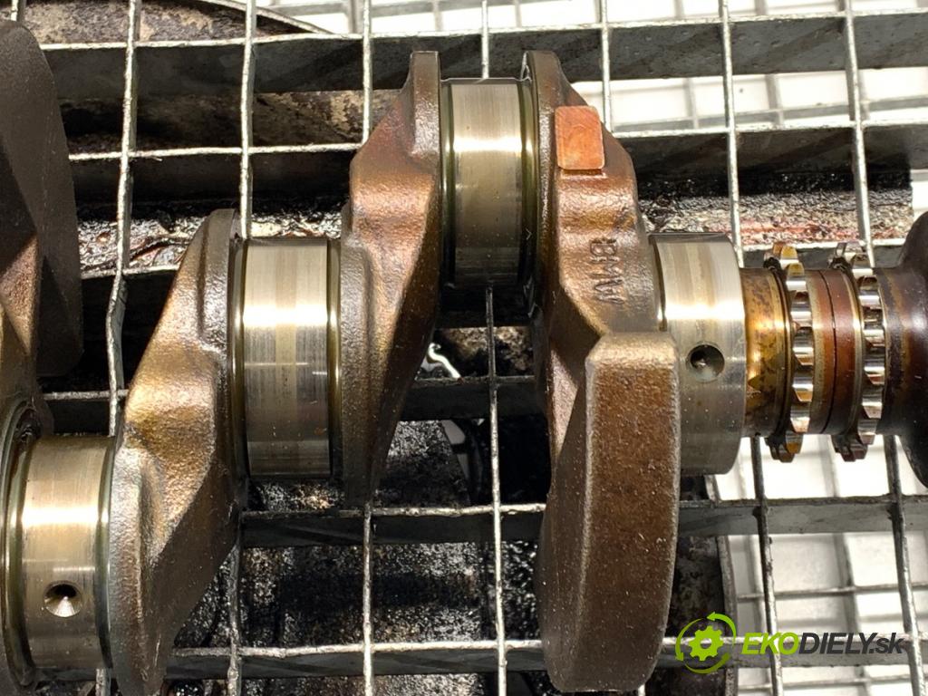 BMW E90 sedan 2008 125 kW 320 i 1995 Kardaň, hriadeľ KLIKA: N43B20A (Blok motora ostatné)