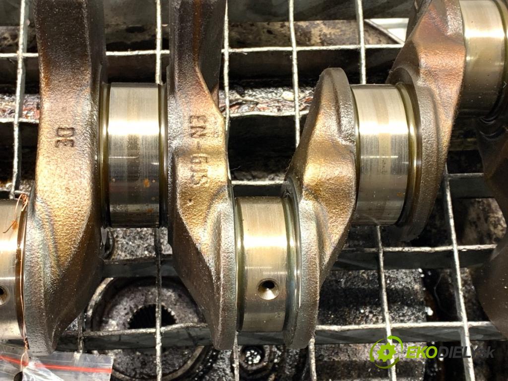 BMW E90 sedan 2008 125 kW 320 i 1995 Kardaň, hriadeľ KLIKA: N43B20A (Blok motora ostatné)