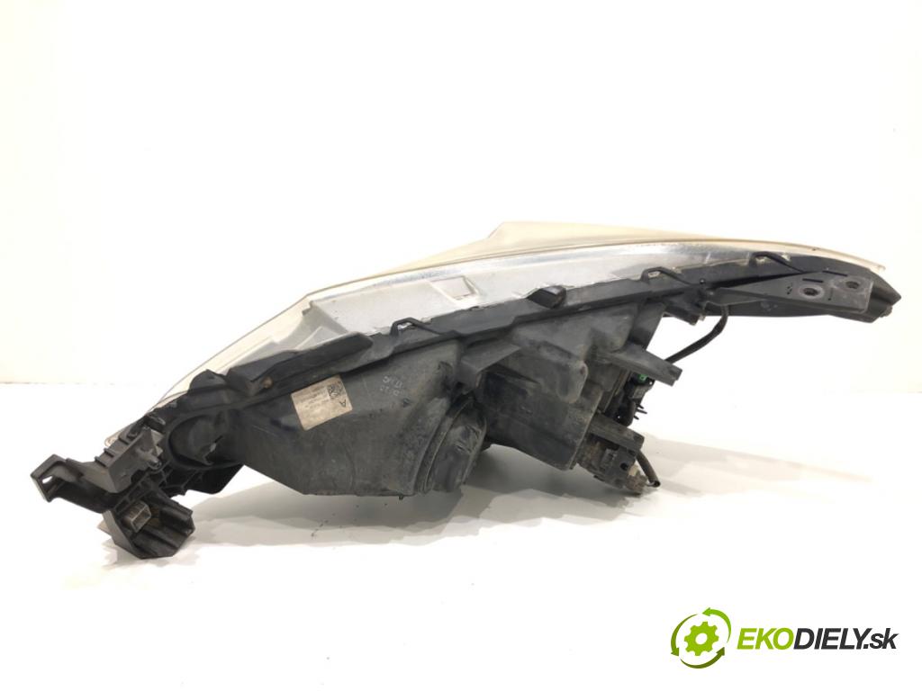 MAZDA 3 BM liftback 2014 88 kW 2.0 1998 světlomet pravý přední část