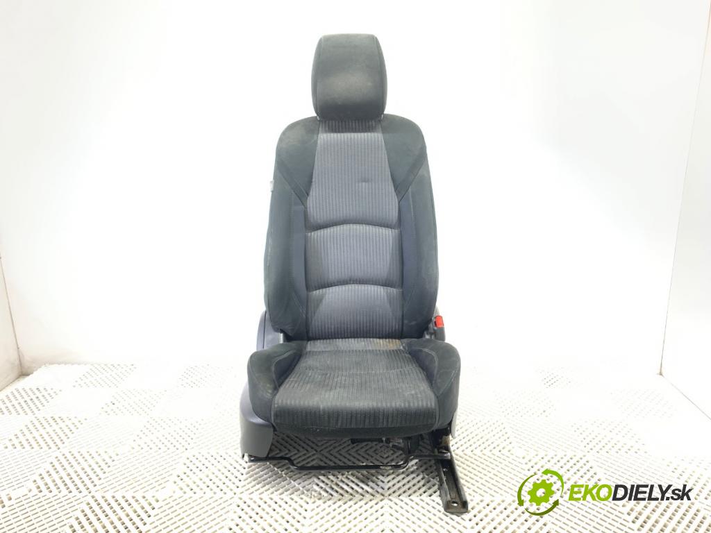 MAZDA 3 BM liftback 2014 88 kW 2.0 1998 Sedadlo pravy predný 