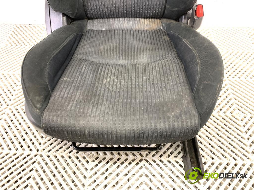 MAZDA 3 BM liftback 2014 88 kW 2.0 1998 Sedadlo pravy predný