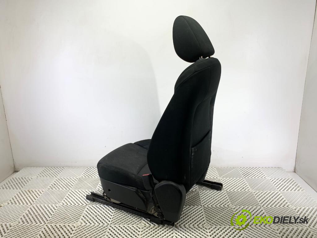 MAZDA 3 BM liftback 2014 88 kW 2.0 1998 Sedadlo pravy predný