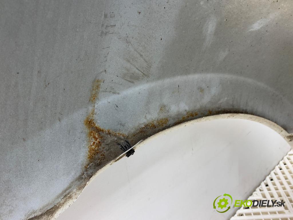 MAZDA 3 BM liftback 2014 88 kW 2.0 1998 Blatník ľavy predný 25D