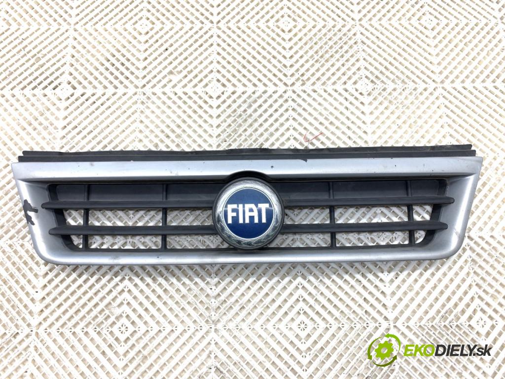 FIAT DUCATO II Autobus 2003 81 kW 2.3 JTD 2286 mřížka maska 132915801 (Přední mřížka (maska chladiče))