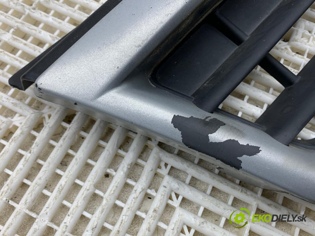 FIAT DUCATO II Autobus 2003 81 kW 2.3 JTD 2286 mřížka maska 132915801 (Přední mřížka (maska chladiče))