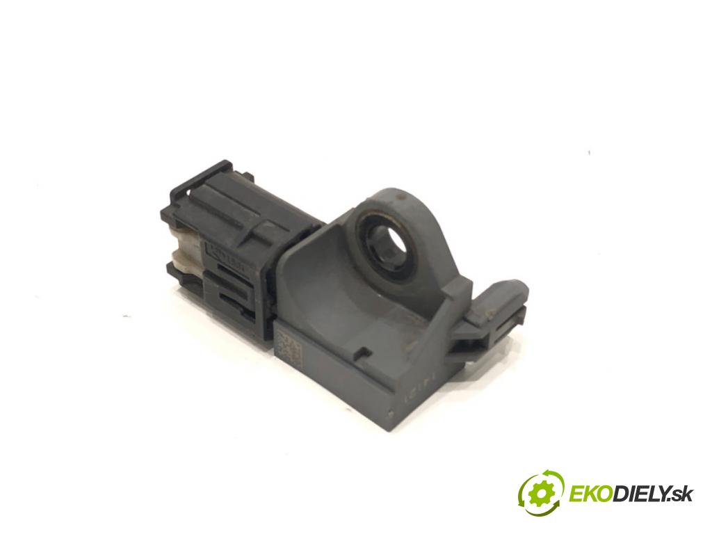 MAZDA 3 BM liftback 2014 88 kW 2.0 1998 Snímač nárazu KD45-57K1X (Snímač nárazu)