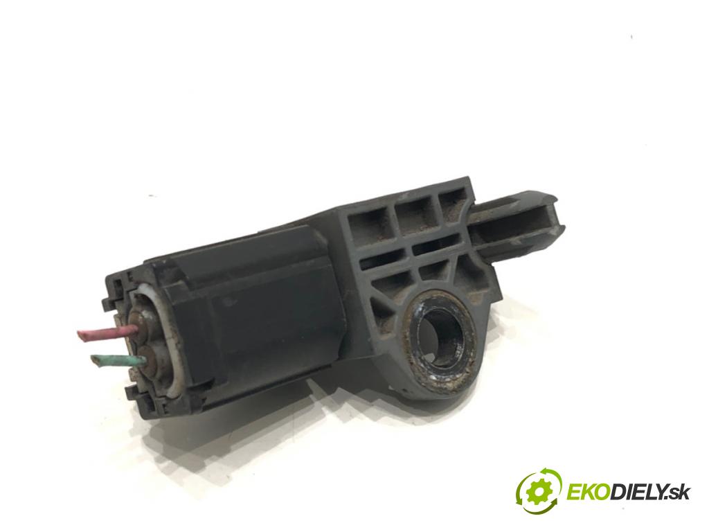 MAZDA 3 BM liftback 2014 88 kW 2.0 1998 Snímač nárazu KD45-57K1X (Snímač nárazu)