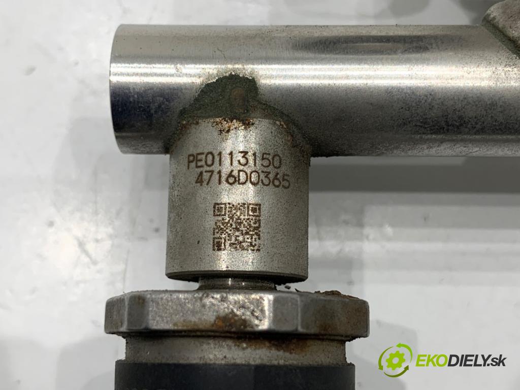 MAZDA 3 BM liftback 2014 88 kW 2.0 1998 Lišta vstrekovacia PE0113250B (Vstrekovacia lišta)