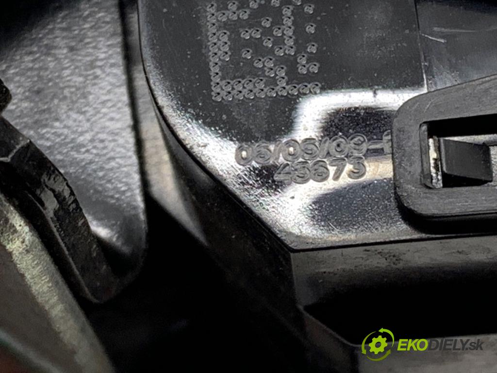FORD FIESTA MK7 liftback 2009 44 kW 1.25 1242 zámok dverí zad