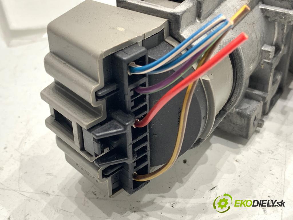 FORD FIESTA MK7 liftback 2009 44 kW 1.25 1242 spinačka 8A6T-15607-AB (Spínacia skrinka)