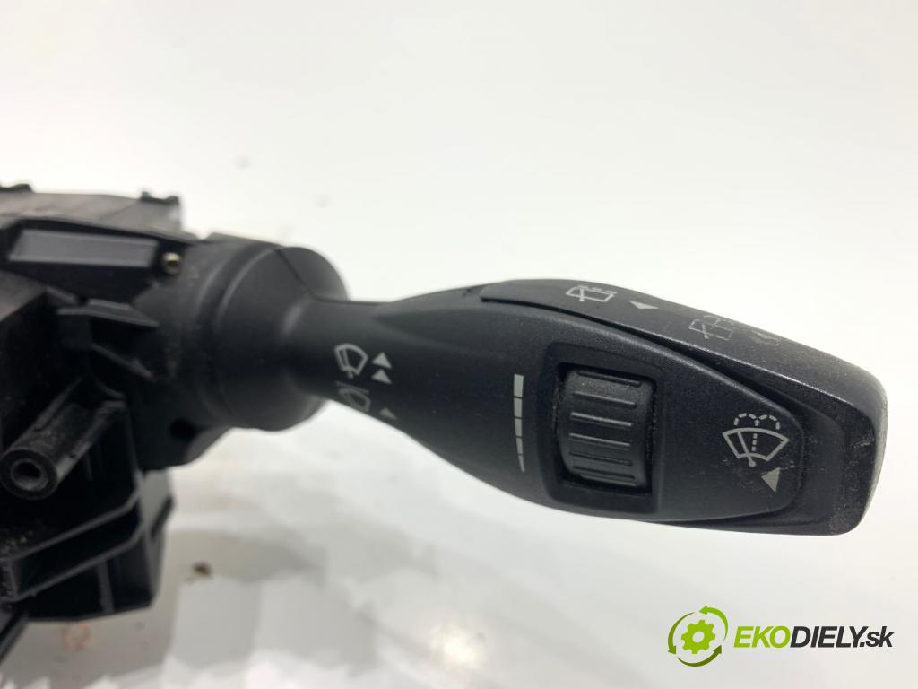 FORD FIESTA MK7 liftback 2009 44 kW 1.25 1242 Prepínač kombinovaný 8A6T-13335-AD (Prepínacie páčky pod volantom)