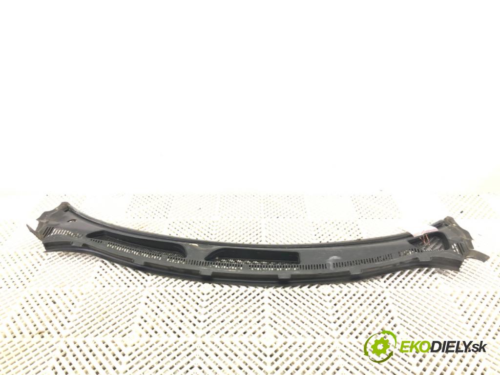 FORD FIESTA MK7 liftback 2009 44 kW 1.25 1242 Torpédo, plast pod čelné okno 8A61-A02216-AD (Torpédo (plast pod čelným sklom))