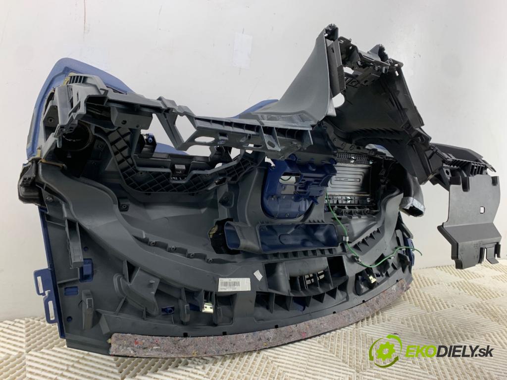 FORD FIESTA MK7 liftback 2009 44 kW 1.25 1242 palubní doska  (Palubní deska)