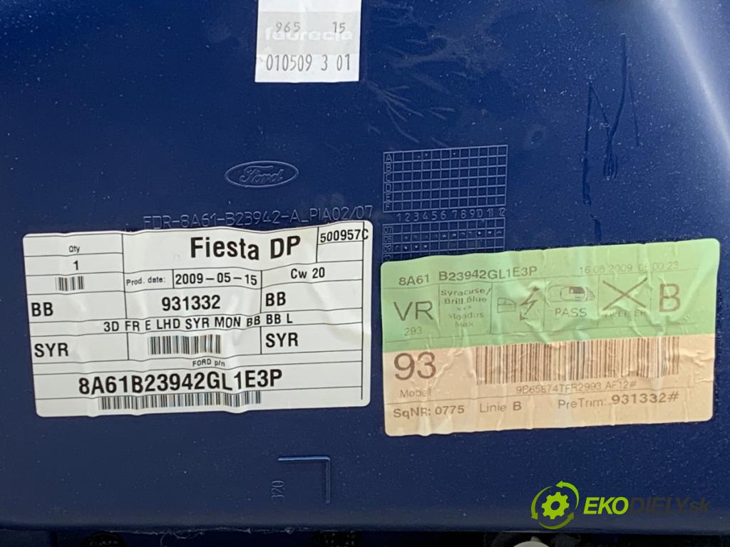FORD FIESTA MK7 liftback 2009 44 kW 1.25 1242 ča dveře pravý přední část