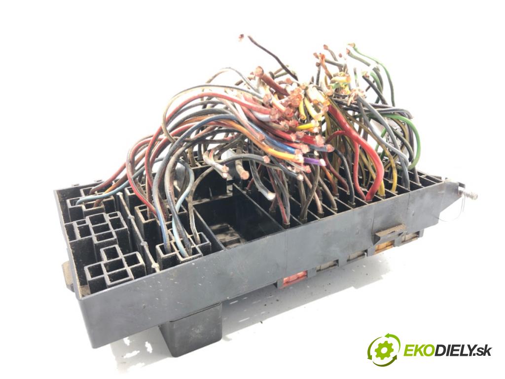 DAEWOO LUBLIN II Platforma / podwozie 2004 66 kW 2.4 TD (3354) 2417 Skrinka poistková  (Poistková skrinka)