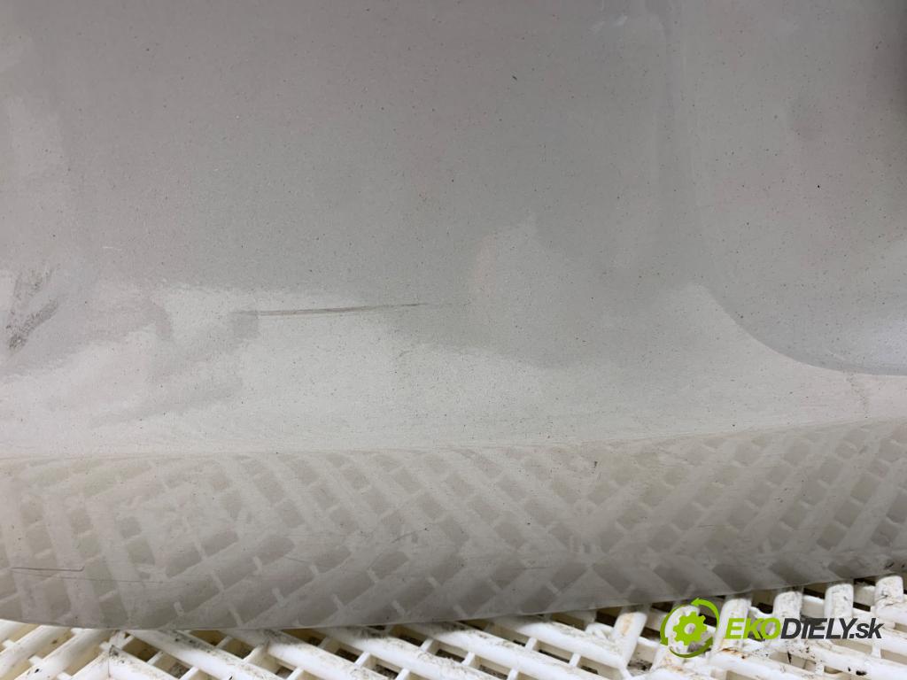 HYUNDAI i30 Kombi 2011 66 kW 1.6 CRDi 1582 kapota zadní část QU