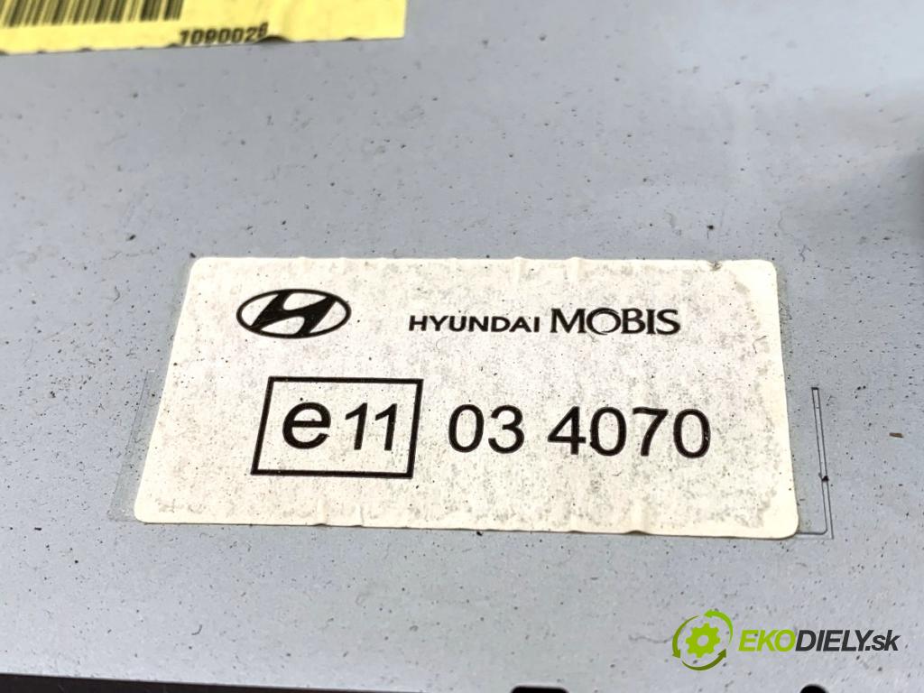 HYUNDAI i30 Kombi 2011 66 kW 1.6 CRDi 1582 RADIO 96160-2L200 (Audio zariadenie)