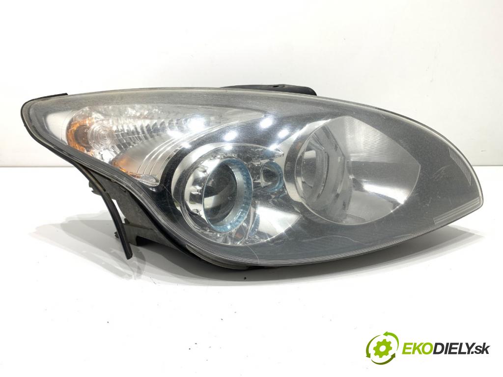HYUNDAI i30 Kombi 2011 66 kW 1.6 CRDi 1582 Svetlomet pravy predný 92102-2R000