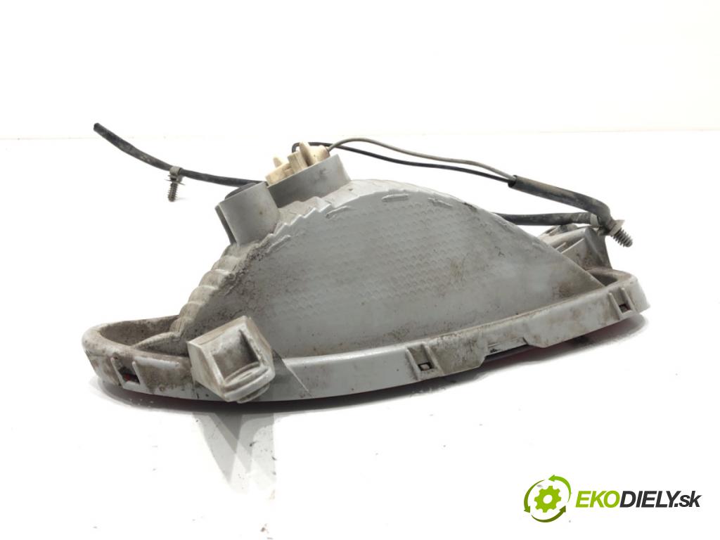 HYUNDAI i30 Kombi 2011 66 kW 1.6 CRDi 1582 Svetlo nárazníka ľavy zad