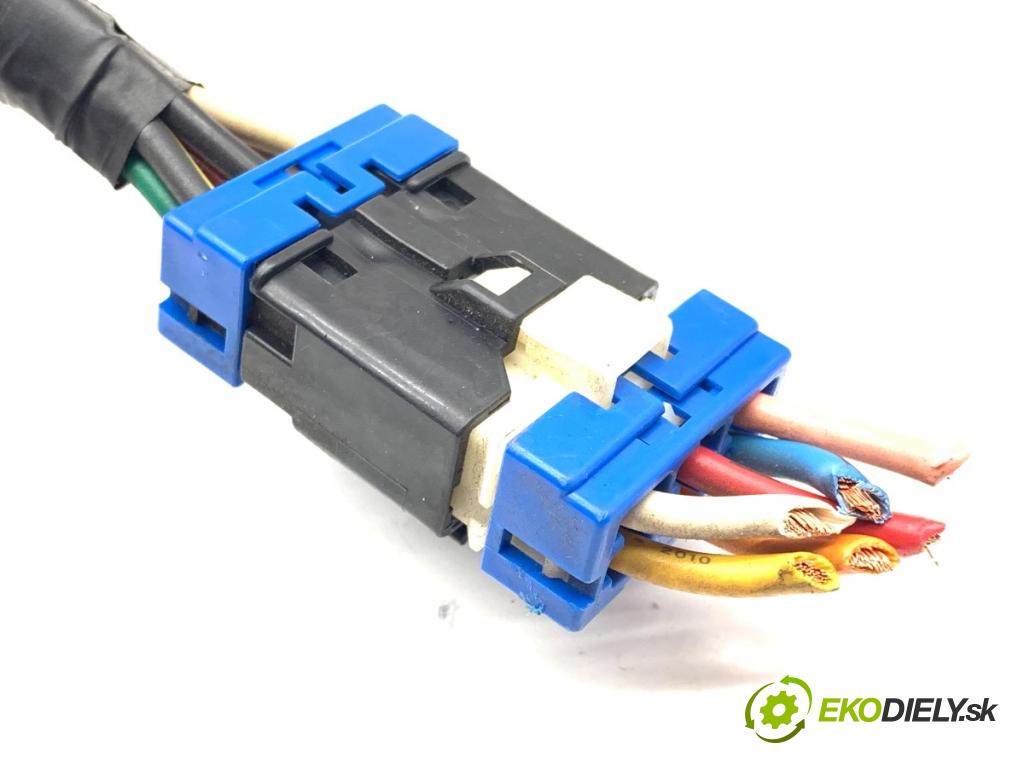 HYUNDAI i30 Kombi 2011 66 kW 1.6 CRDi 1582 Kocka, vložka spínacej skrinky  (Spínacia skrinka)