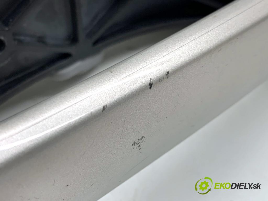 HYUNDAI i30 Kombi 2011 66 kW 1.6 CRDi 1582 Kľučka vonkajšia ľavy zad