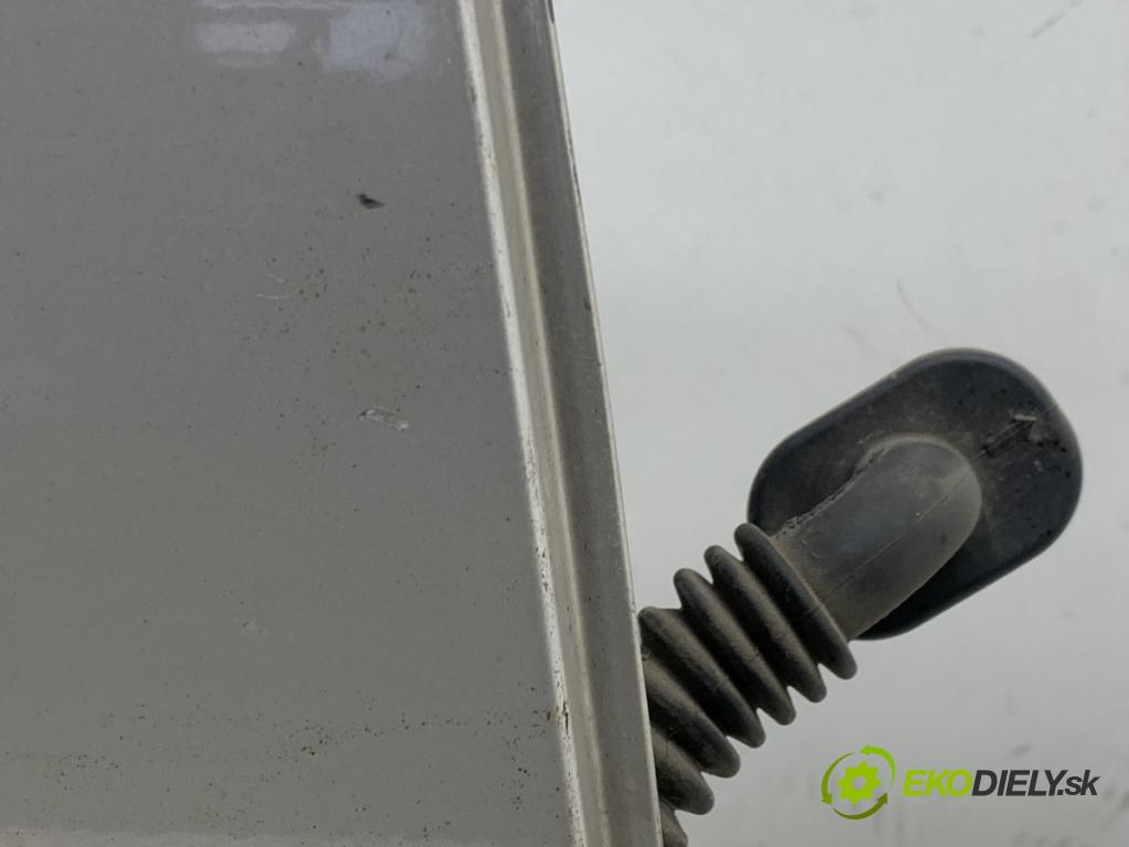 HYUNDAI i30 Kombi 2011 66 kW 1.6 CRDi 1582 dveře pravý zadní část QU