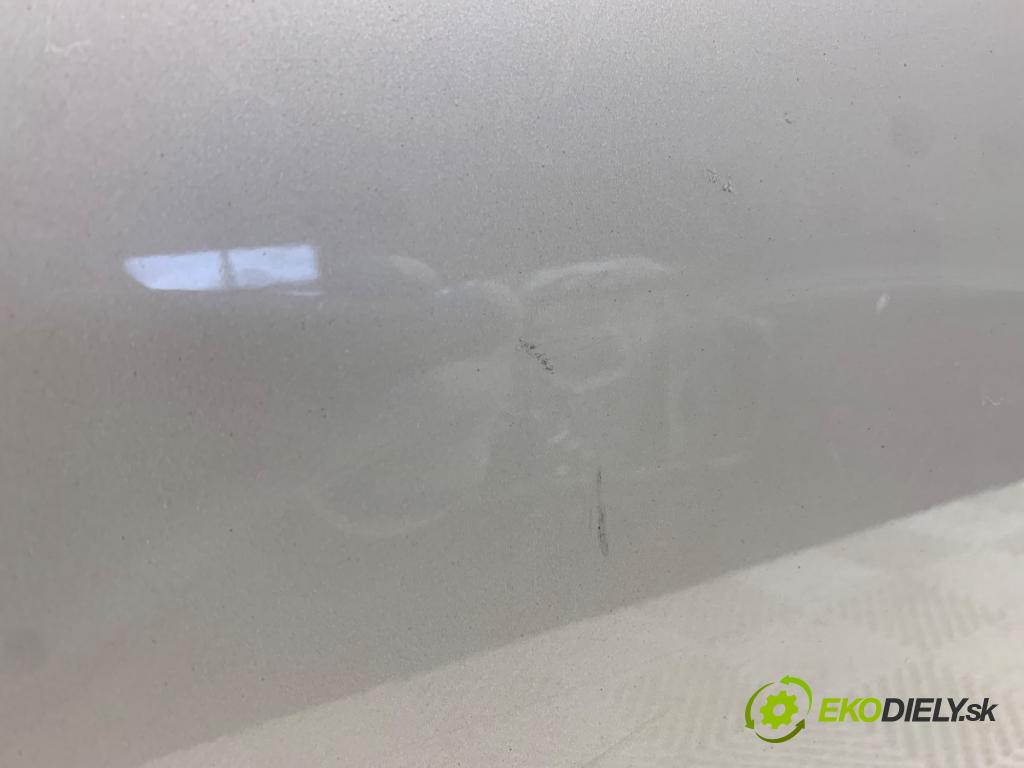 HYUNDAI i30 Kombi 2011 66 kW 1.6 CRDi 1582 dveře levý zadní část QU