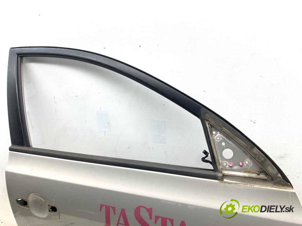 HYUNDAI i30 Kombi 2011 66 kW 1.6 CRDi 1582 dveře pravý přední část