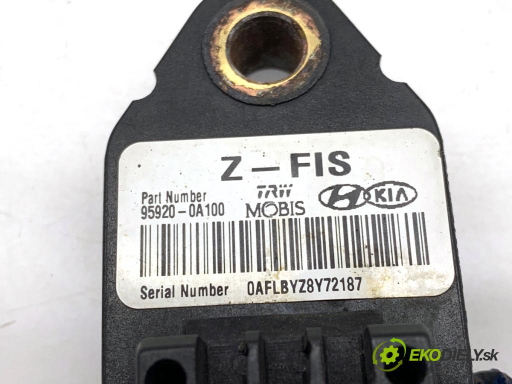 HYUNDAI i30 Kombi 2011 66 kW 1.6 CRDi 1582 Snímač nárazu 95920-0A100 (Snímač nárazu)