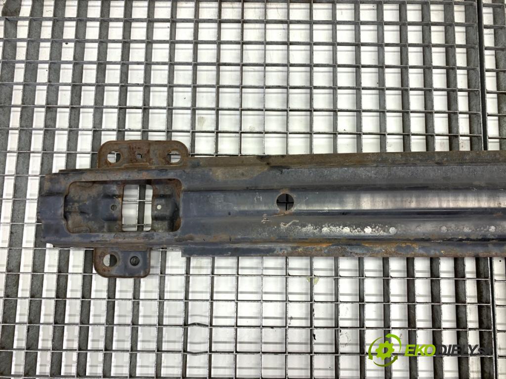 HYUNDAI i30 Kombi 2011 66 kW 1.6 CRDi 1582 výztuha nárazníka přední část  (Přední výztuha)