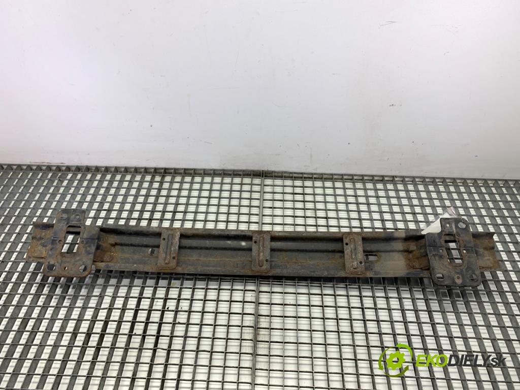 HYUNDAI i30 Kombi 2011 66 kW 1.6 CRDi 1582 výztuha nárazníka přední část  (Přední výztuha)