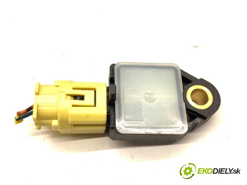 HYUNDAI i30 Kombi 2011 66 kW 1.6 CRDi 1582 Snímač nárazu 95920-3K000 (Snímač nárazu)