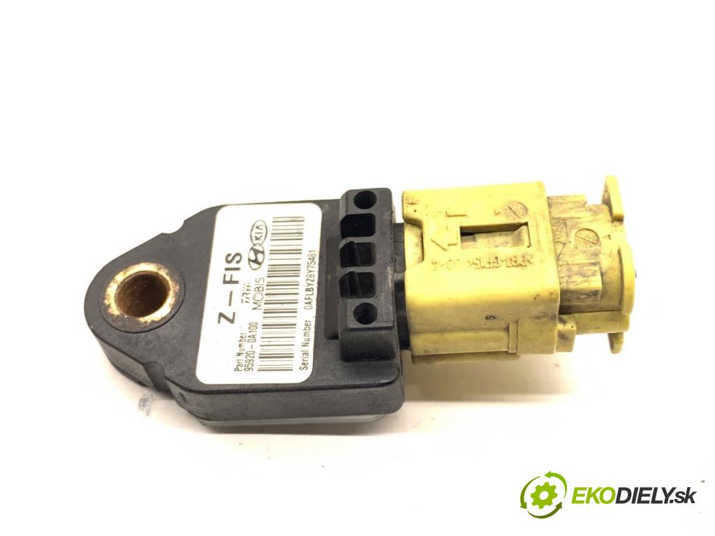 HYUNDAI i30 Kombi 2011 66 kW 1.6 CRDi 1582 Snímač nárazu 95920-0A100 (Snímač nárazu)