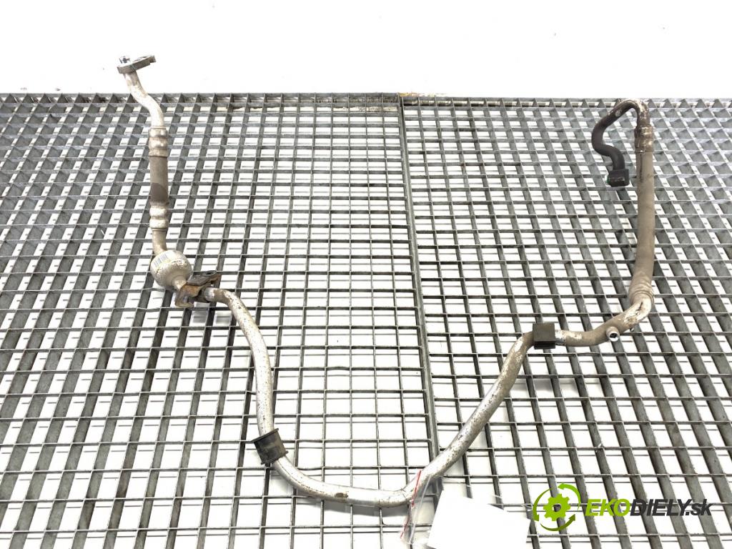 HYUNDAI i30 Kombi 2011 66 kW 1.6 CRDi 1582 rúrka klimatizace 97775-2R200 (Trubka klimatizace)