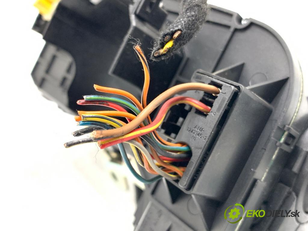 AUDI A4 B7 sedan 2006 103 kW 2.0 TDI 1968 Prepínač kombinovaný 8E0953549Q (Prepínacie páčky pod volantom)