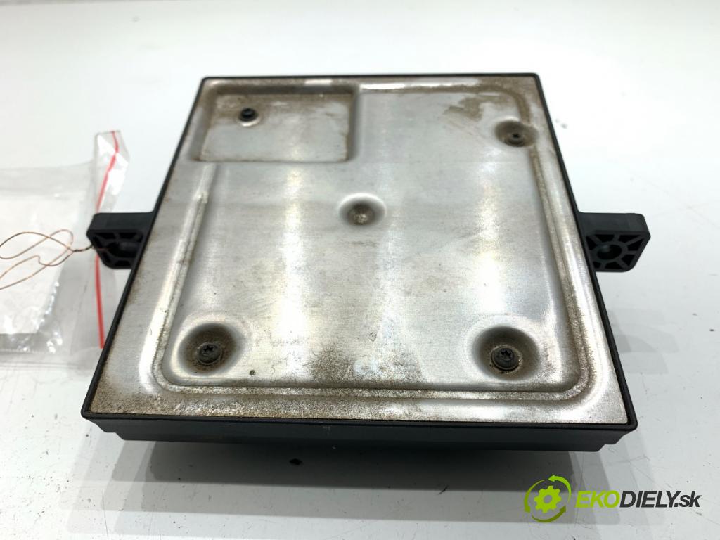 AUDI A4 B7 sedan 2006 103 kW 2.0 TDI 1968 Modul komfortu 8E0907279L (Modul komfortu)