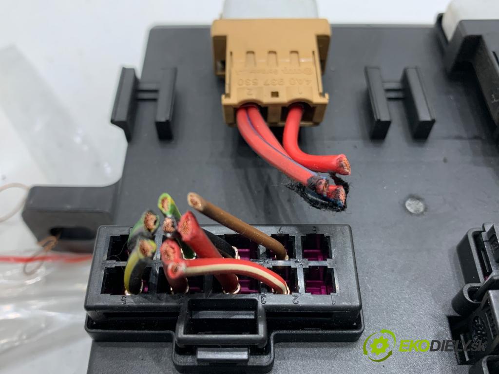 AUDI A4 B7 sedan 2006 103 kW 2.0 TDI 1968 Modul komfortu 8E0907279L (Modul komfortu)