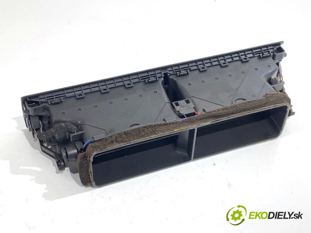 AUDI A4 B7 sedan 2006 103 kW 2.0 TDI 1968 mří topení střední 8E0820951H (Mřížka topení)