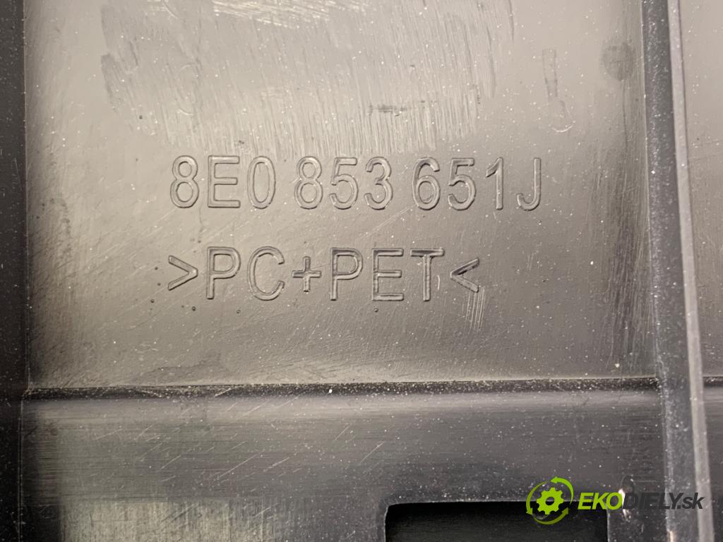 AUDI A4 B7 sedan 2006 103 kW 2.0 TDI 1968 mřížka maska 8E0853651J (Přední mřížka (maska chladiče))