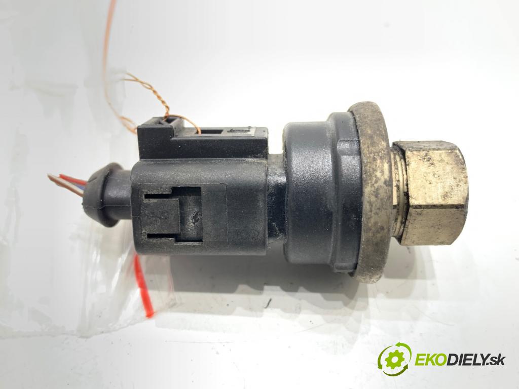 AUDI A4 B7 sedan 2006 103 kW 2.0 TDI 1968 Snímač klimatizácie 8E0959126 (Snímač klimatizácie)