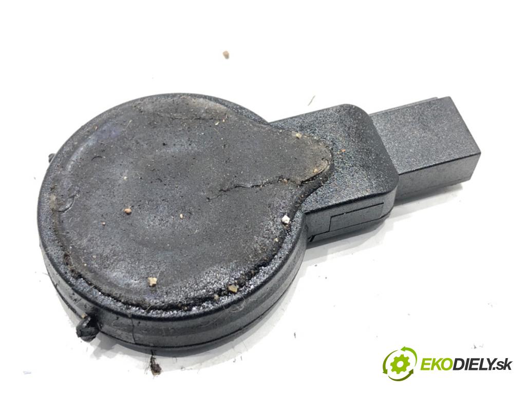 AUDI A4 B7 sedan 2006 103 kW 2.0 TDI 1968 Snímač dažďa 4E0955559A (Snímač dažďa)