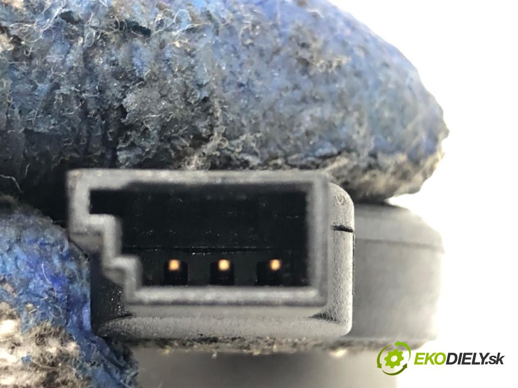 AUDI A4 B7 sedan 2006 103 kW 2.0 TDI 1968 Snímač dažďa 4E0955559A (Snímač dažďa)