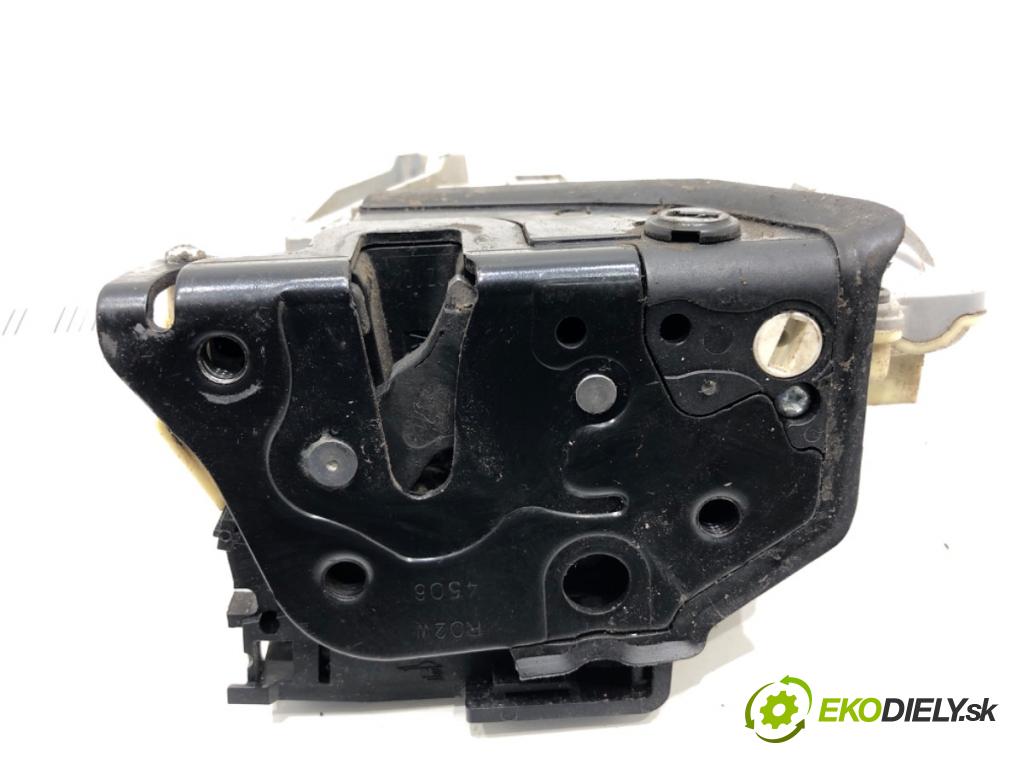 VW PASSAT B6 Kombi 2007 103 kW 2.0 TDI 1968 zámok dveře pravý zadní část 3C4839016A