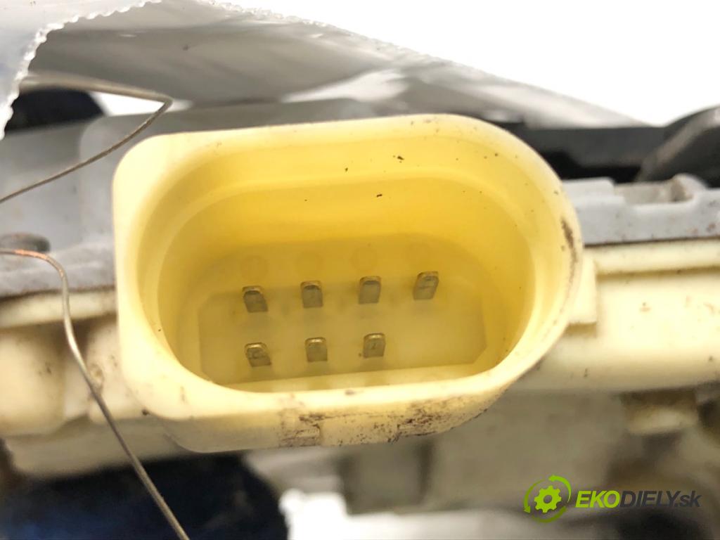 VW PASSAT B6 Kombi 2007 103 kW 2.0 TDI 1968 zámok dveře pravý zadní část 3C4839016A